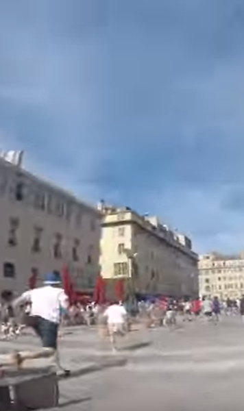 ​VIDEO Un huligan rus a filmat cu o camera Go Pro atacurile asupra suporterilor englezi