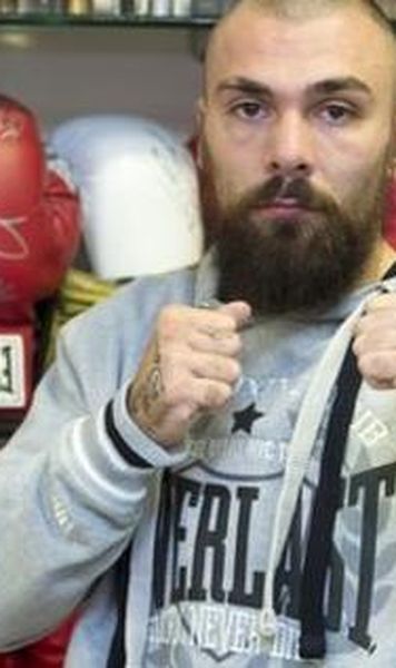 Pugilistul scotian Mike Towell (25 de ani) a murit in spital, la o zi dupa ce a disputat un meci