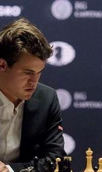 ​Sah, titlul mondial: Remiza in a treia partida dintre Magnus Carlsen si Serghei Kariakin