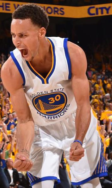 NBA: Stephen Curry, un nou record de cosuri de trei puncte intr-un meci: 13