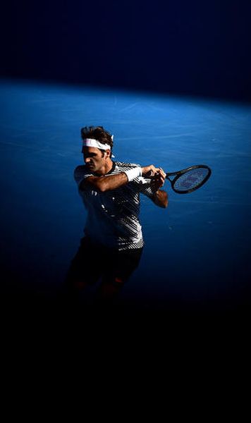 Roger Federer (calificat in finala la Australian Open), al doilea jucator de tenis care depaseste bariera celor 100 de milioane de dolari din premii