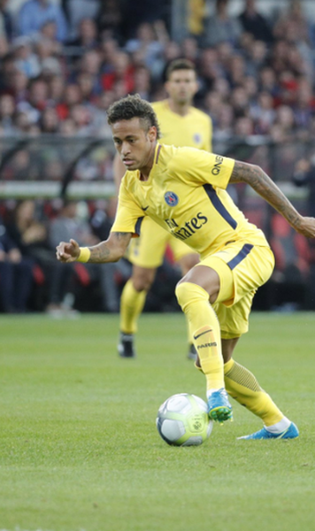 ​VIDEO Guingamp - PSG 0-3/ Neymar, debut cu gol la vicecampioana Frantei - Brazilianul a pasat decisiv la reusita lui Cavani