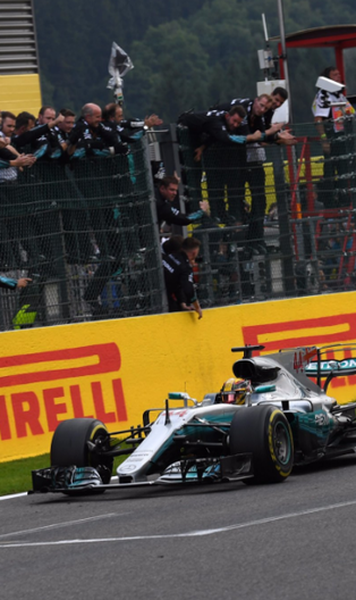 Formula 1: Hamilton a castigat Marele Premiu al Belgiei. Vettel a terminat pe locul doi si ramane liderul clasamentului general