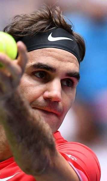 VIDEO US Open: Roger Federer supravietuieste unui nou meci de cinci seturi - Elvetianul l-a invins pe Mikhail Youzhny