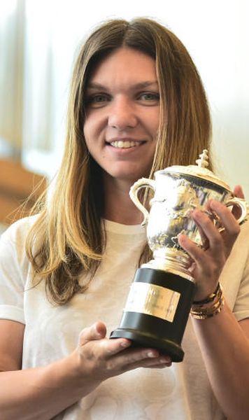 Simona Halep a revenit în țară, după victoria de la Roland Garros: "Cel mai frumos moment al carierei şi al vieţii mele - când s-a cântat imnul României"