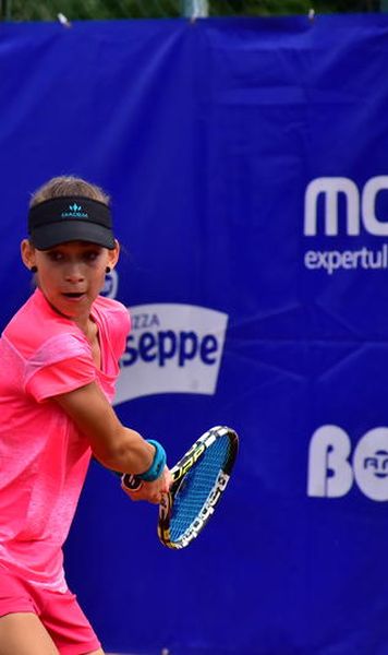 Tennis World USA: Alexandra Petric (14 ani) a câștigat primul său meci disputat în circuitul profesionist