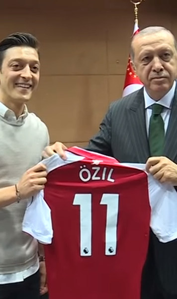 Președintele turc Recep Tayyip Erdogan salută decizia lui Mesut Ozil de a se retrage din naționala Germaniei