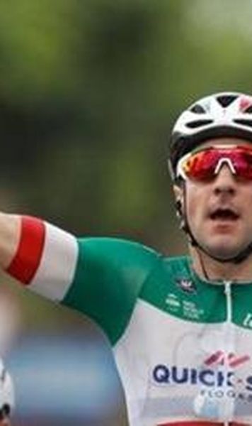 ​VIDEO Turul Spaniei: Elia Viviani (Quick - Step Floors) a câștigat etapa a treia - Michal Kwiatkowski (Sky) rămâne liderul clasamentului general