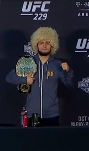 ​VIDEO Khabib Nurmagomedov și-a cerut scuze după încăierarea din gala UFC 229 și a declarat că Vladimir Putin l-a sunat pentru a-l felicita