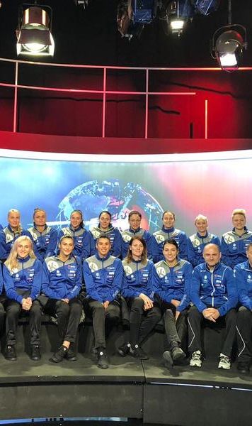 Rezultatele de vineri, de la Campionatul European de handbal feminin; România, debut cu Cehia, de Ziua Naţională