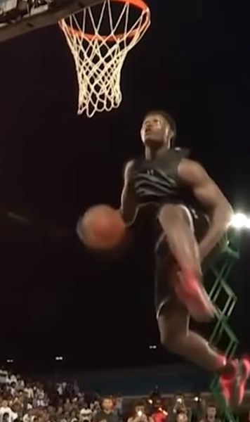 Un nou fenomen bate la porțile baschetului american profesionist: Zion Williamson, 18 ani, 130 kg și „doar” 2,01 metri