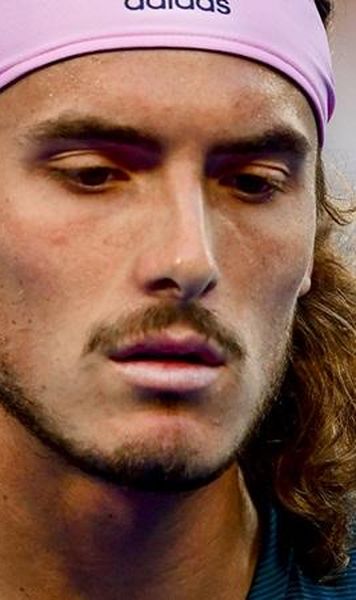 Stefanos Tsitsipas, impresionat de jocul lui Nadal: "M-am simțit într-o altă dimensiune a tenisului. Încerc să mă gândesc la modul în care îl bate Federer"