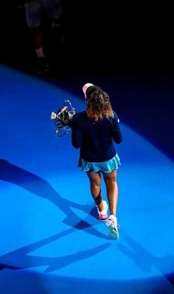 Eliminată prematur de la Dubai, Naomi Osaka recunoaște că resimte presiunea de a fi lider mondial