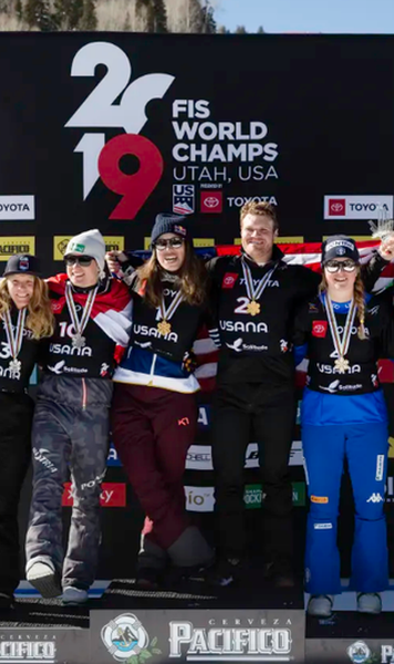 VIDEO Eva Samkova şi Mick Dierdorff, campioni mondiali la snowboardcross