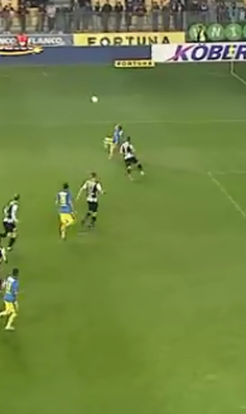 VIDEO Liga 2: Petrolul Ploieşti - Universitatea Cluj 1-0 / Moldoveanu a reușit un gol de generic, din foarfecă