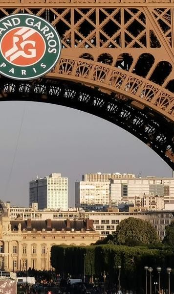 ​FOTO Logo-ul Roland Garros, vizibil și pe Tour Eiffel