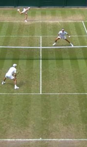 VIDEO Wimbledon: Jelena Ostapenko și ținta favorită la serviciu: Robert Lindstedt, colegul de echipă