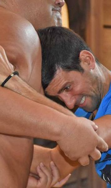 VIDEO Novak Djokovic, confruntare inedită a greilor în ringul de sumo - Ce a reușit liderul mondial