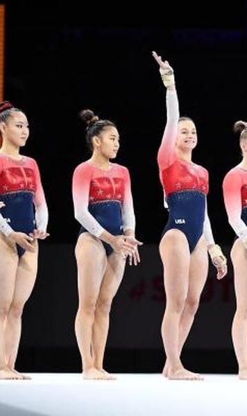 Echipa feminină de gimnastică a SUA, al şaptelea titlu mondial, şi a egalat România la numărul de trofee
