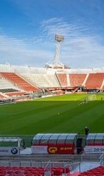 VIDEO Stadionul echipei AZ Alkmaar a fost reparat, la patru luni după ce acoperișul s-a prăbușit