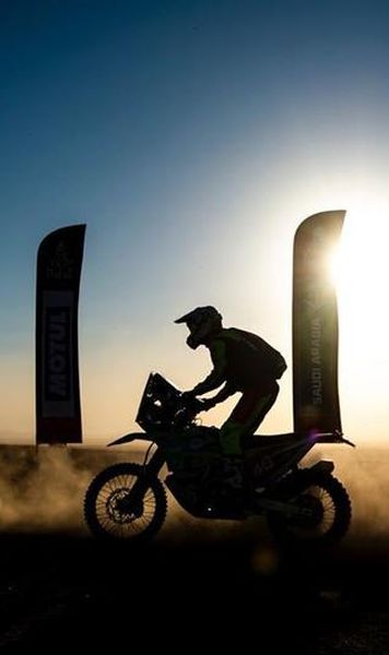 ​Raliul Dakar - Moto: Toby Price, deţinătorul titlului, învingător în runda inaugurală; Emanuel Gyenes, pe locul 49