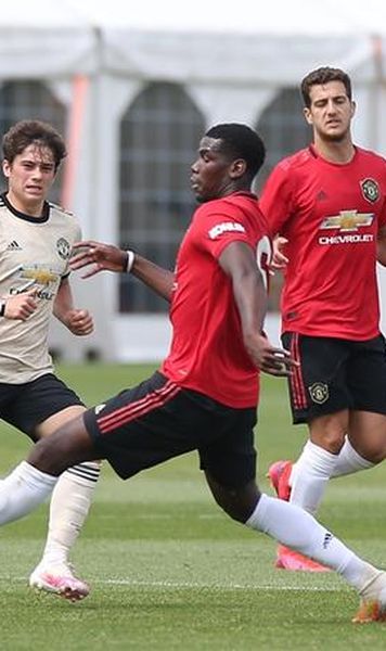 Un amical al lui Manchester United, anulat - Antrenorul adversarilor, depistat cu coronavirus