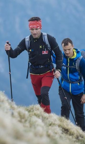 ​FOTO Doi sportivi români cu deficiențe de vedere se antrenează pentru o expediție pe Mont Blanc