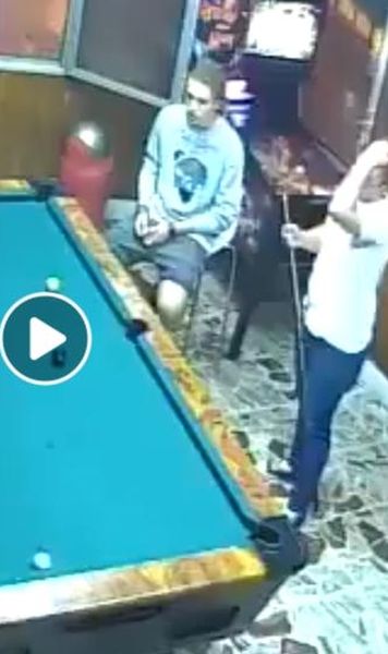 VIDEO Cum arată unul dintre cei mai norocoși jucători de biliard din lume