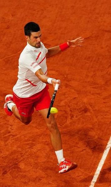 ​VIDEO Roland Garros: Novak Djokovic s-a calificat în turul doi / Stefanos Tsitsipas a revenit de la 0-2 la seturi (Rezultatele zilei)