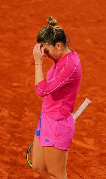VIDEO Roland Garros: Simona Halep, eliminată în optimi - Recital ofensiv marca Iga Swiatek (6-1, 6-2)