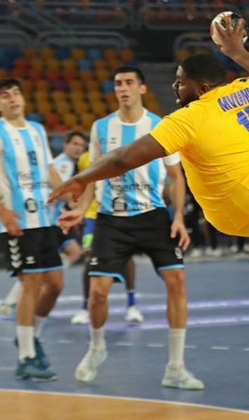 FOTO Cum arată pivotul care face senzație la CM de handbal masculin: Câte kilograme are în realitate?