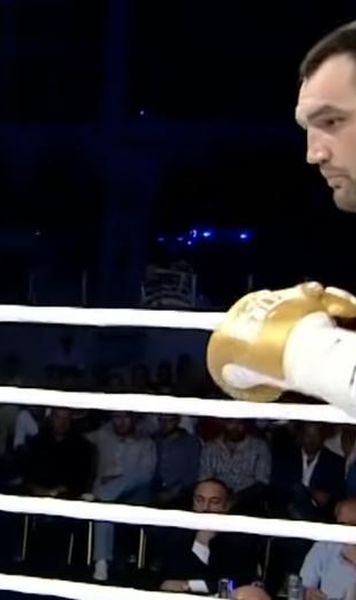 Box: Cristian Ciocan, victorie prin KO în faţa polonezului Patryk Kowoll