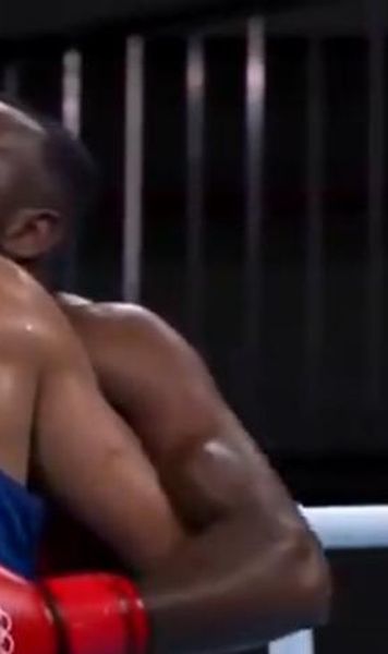 VIDEO Box: Mike Tyson, varianta olimpică - Un marocan a încercat să-și muște adversarul de ureche