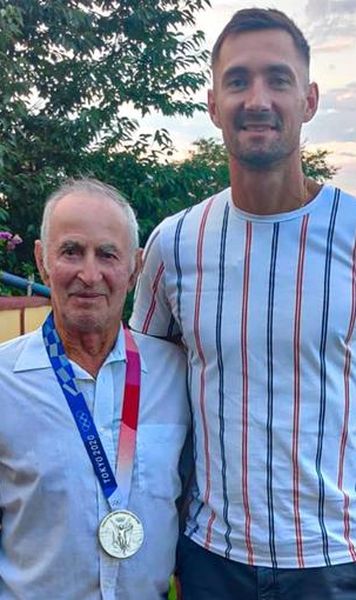 FOTO Gest înduioșător al vicecampionului olimpic Marius Cozmiuc: Nu a uitat de unde a plecat