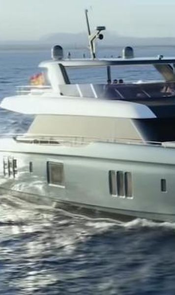 VIDEO Rafael Nadal i-a prezentat lui Nico Rosberg interiorul yachtului său de 5.5 milioane de euro