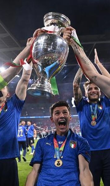 Retrospectivă 2021 - Anul în care albastrul a fost la putere în fotbal