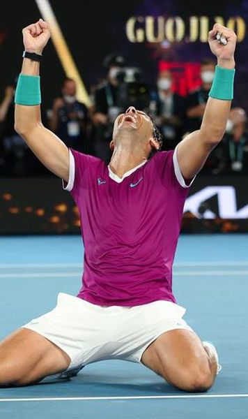 VIDEO Rafael Nadal, campion la Australian Open - Revenire senzațională de la 0-2 la seturi cu Daniil Medvedev