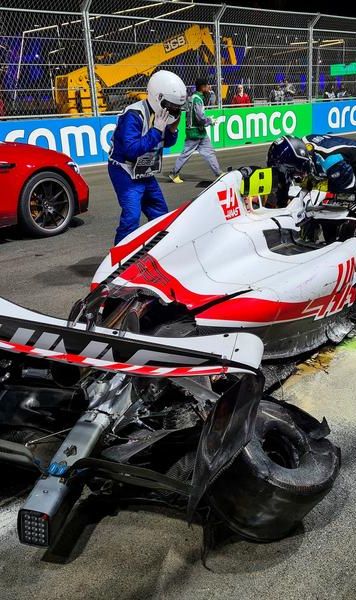 VIDEO FOTO Incident grav în Formula 1: Mick Schumacher, transportat cu elicopterul la spital după ce monopostul Haas s-a făcut praf
