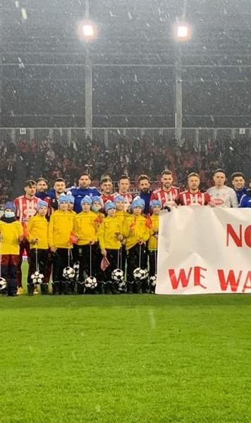 VIDEO Liga 1: Sepsi, victorie cu U Craiova 1948 / Jucătorii echipei din Sfântu Gheorghe, însoțiți de juniorii unei echipe ucrainene