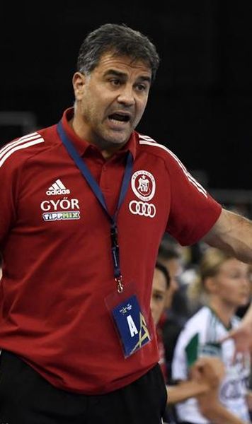VIDEO Scene incredibile la un meci de handbal: Martin Ambros, fost selecționer al României, a sărit la bătaie cu antrenorul rival
