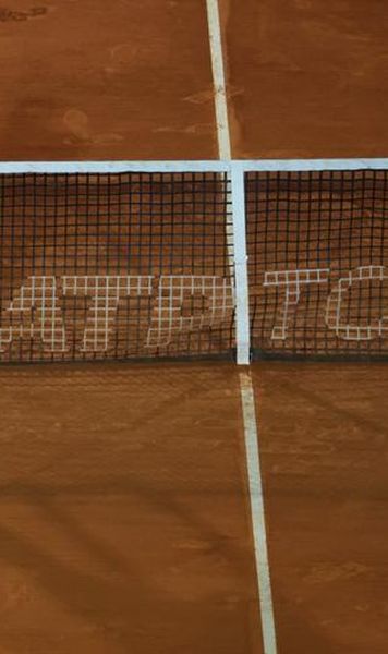 VIDEO Stefanos Tsitsipas l-a învins pe Diego Schwartzman după ce a fost condus cu 4-0 în decisiv / Programul semifinalelor