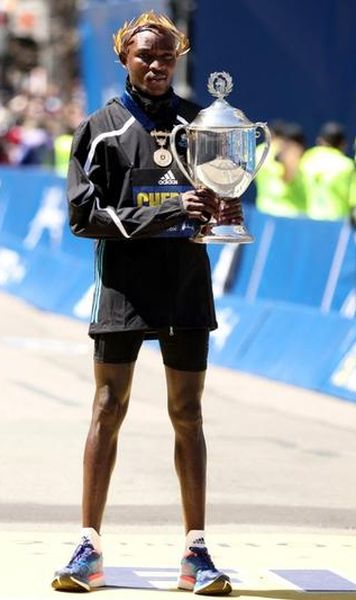 VIDEO Evans Chebet și Peres Jepchirchir au câştigat Maratonul de la Boston