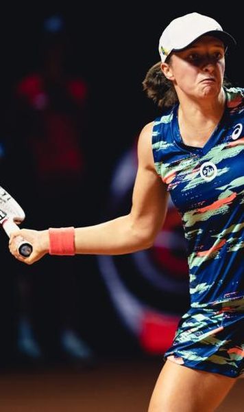 Iga Swiatek, prea puternică pentru Emma Răducanu - Lidera mondială, în semifinale la WTA Stuttgart