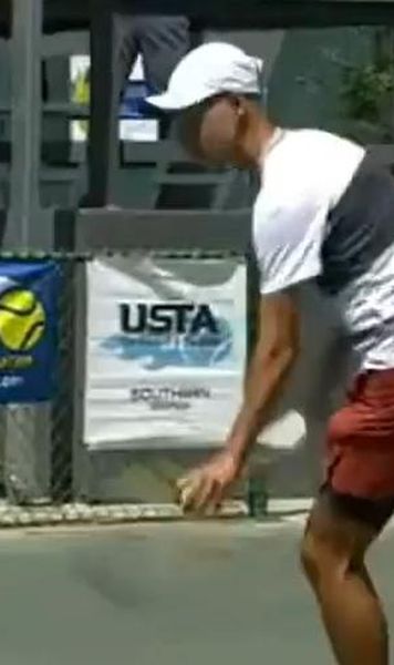 VIDEO Faza zilei - Cum să reușești un as cu un serviciu precum în parc