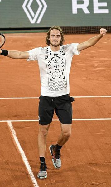 VIDEO Stefanos Tsitsipas, finalist în 2021, a evitat eliminarea din primul tur - Revenire spectaculoasă de la 0-2 la seturi