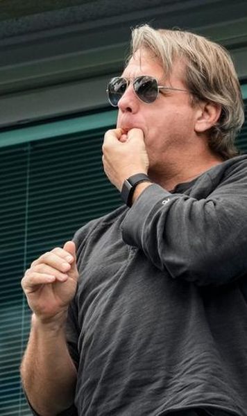 VIDEO Imaginile zilei: Patronul american al lui Chelsea, bulversat după ce sistemul VAR a anulat un gol al noii sale echipe