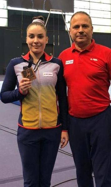 Silviana Sfiringu, medalie de bronz la paralele, la Cupa Mondială de la Osijek