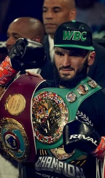 VIDEO Box: Artur Beterbiev a unificat titlurile WBO, WBC şi IBF la categoria semigrea / Victorie prin TKO în runda a doua