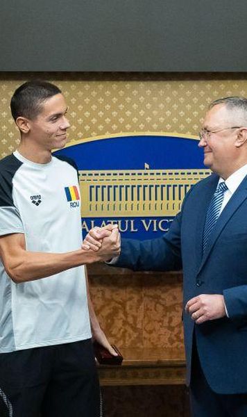 David Popovici, dublu campion mondial la înot, va fi premiat cu 1 milion de lei din Fondul de rezervă - Hotărâre adoptată de Guvern / Ceremonia de la Palatul Victoria  - VIDEO