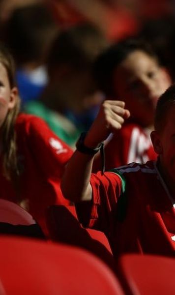 Ungaria, prima victorie în fața Angliei după 60 de ani / Jucătorii englezi, huiduiți de mii de copii la Budapesta